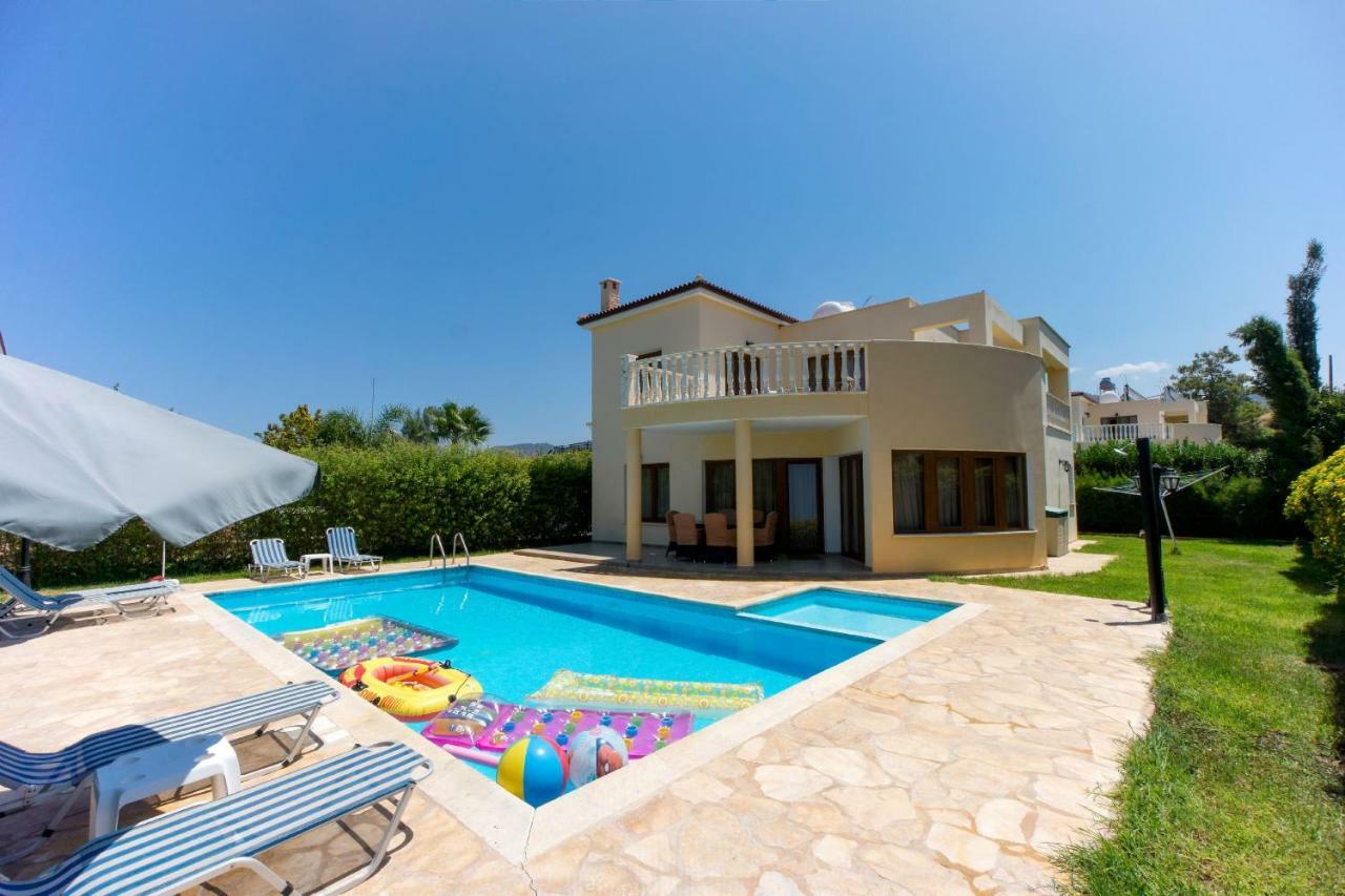Villa Tsikkos Tria Polis Exterior foto